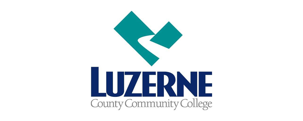 LCCC Opens Trendy Trailblazer Student Clothing Closet